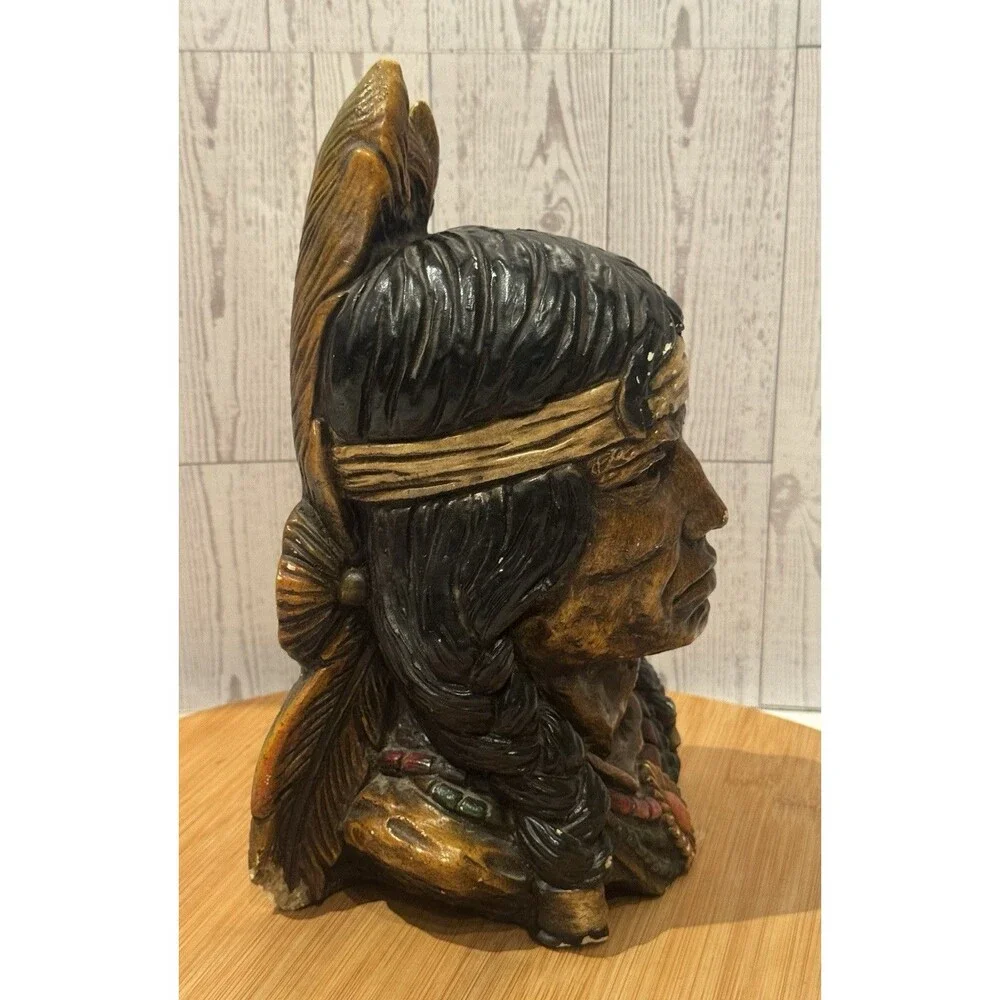 VTG 1966 Universal Statuary Corp. 10.5